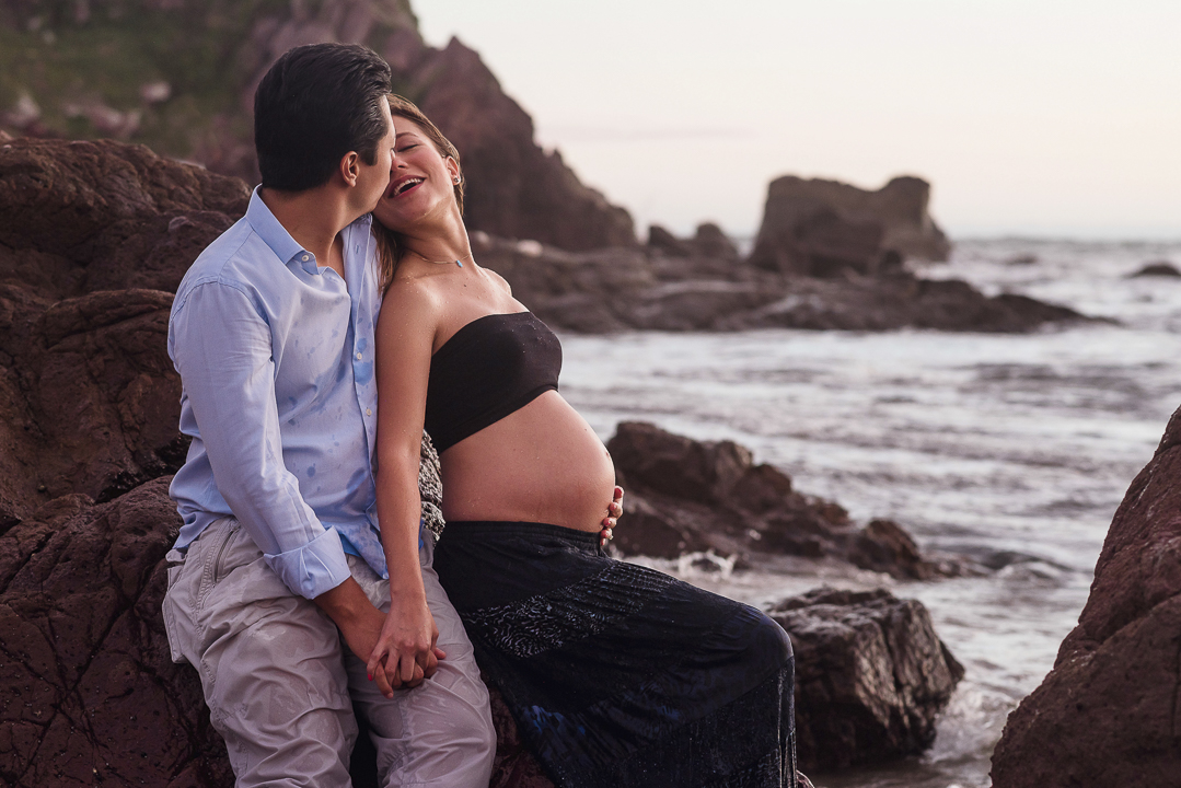fotografo en mazatlan fotografia en mazatlan fotografia de embarazo mazatlan embarazadas mazatlan fotografia de destino sesion de embarazo en playa laura y jesus