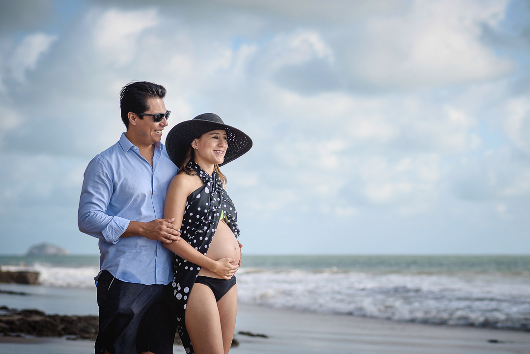 fotografo en mazatlan fotografia en mazatlan fotografia de embarazo mazatlan embarazadas mazatlan fotografia de destino sesion de embarazo en playa laura y jesus