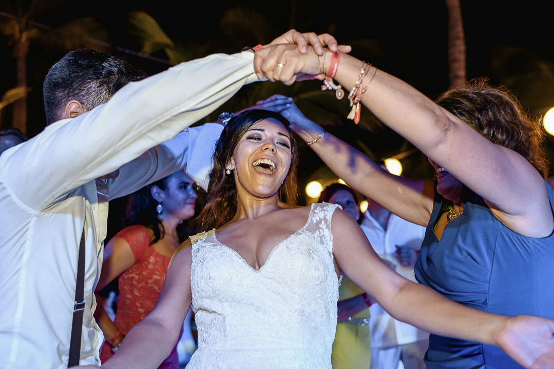best documentary wedding photographer in mazatlan fotografia documental de bodas
