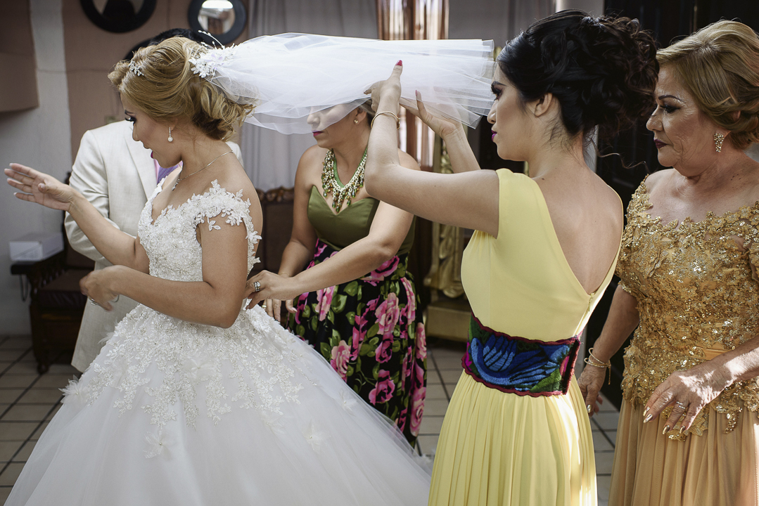 best documentary wedding photographer in mazatlan fotografia documental de bodas