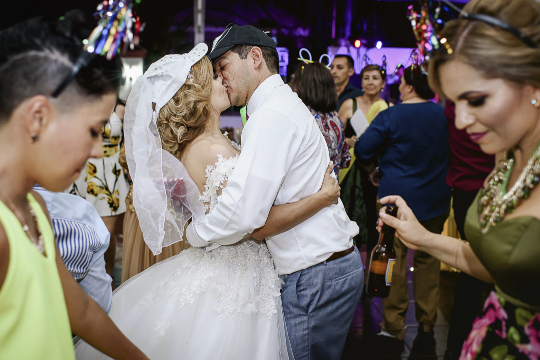 best documentary wedding photographer in mazatlan fotografia documental de bodas