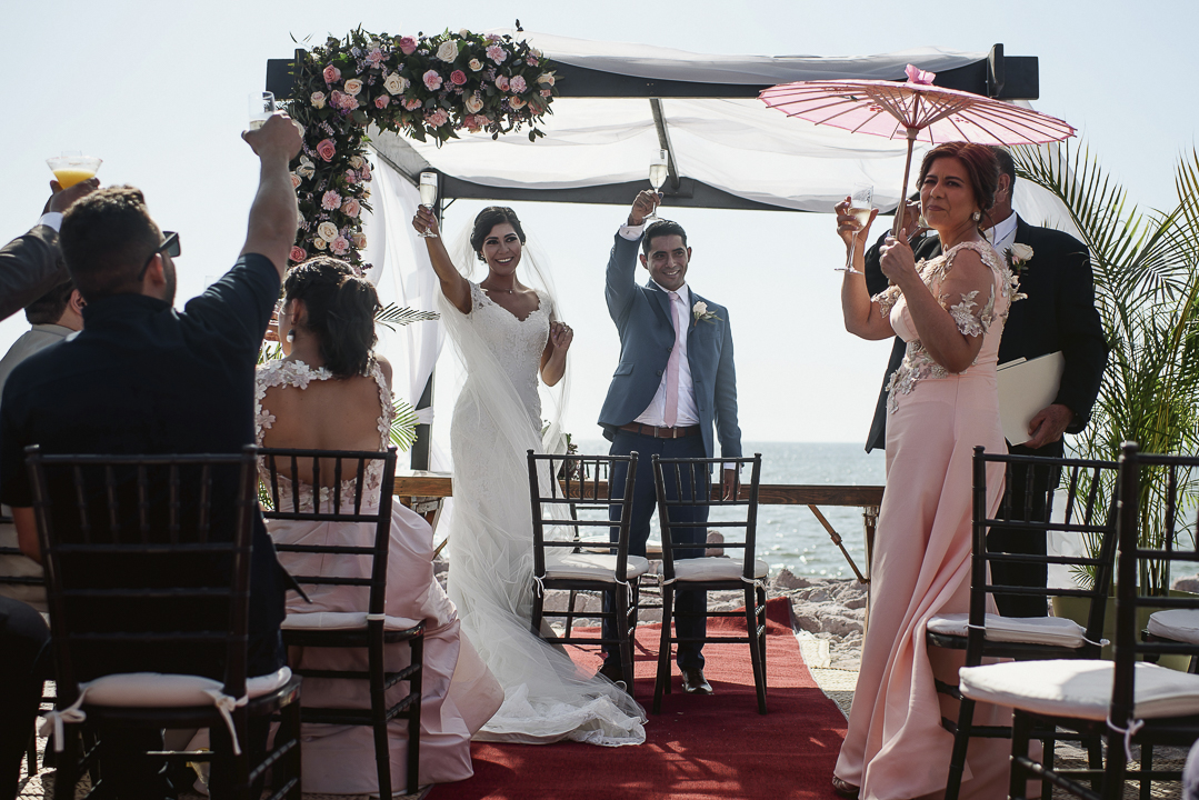 best documentary wedding photographer in mazatlan mexico fotografia documental de bodas fotografo en mexico wedding destination photographer guadalajara chihuahua cabo san lucas playa del carmen punta de mita san miguel de allende