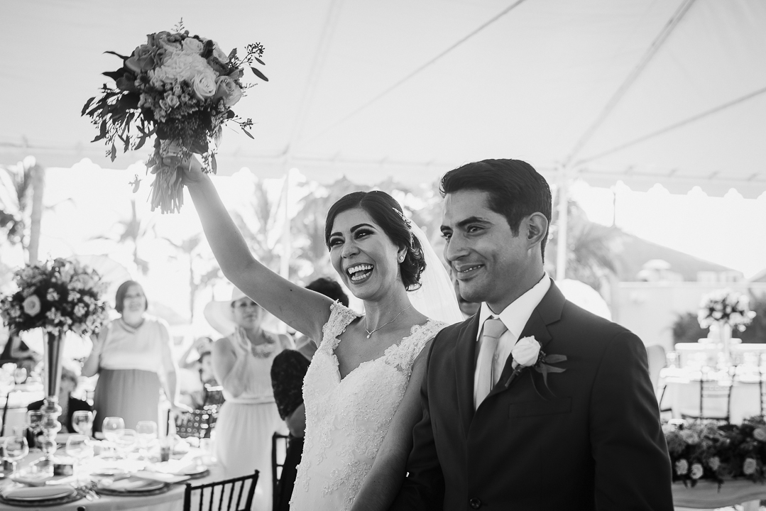 best documentary wedding photographer in mazatlan mexico fotografia documental de bodas fotografo en mexico wedding destination photographer guadalajara chihuahua cabo san lucas playa del carmen punta de mita san miguel de allende