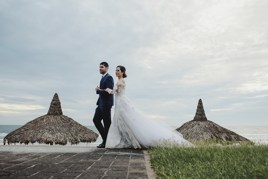 best documentary wedding photographer in mazatlan mexico fotografia documental de bodas fotografo en mexico wedding destination photographer guadalajara chihuahua cabo san lucas playa del carmen punta de mita san miguel de allende