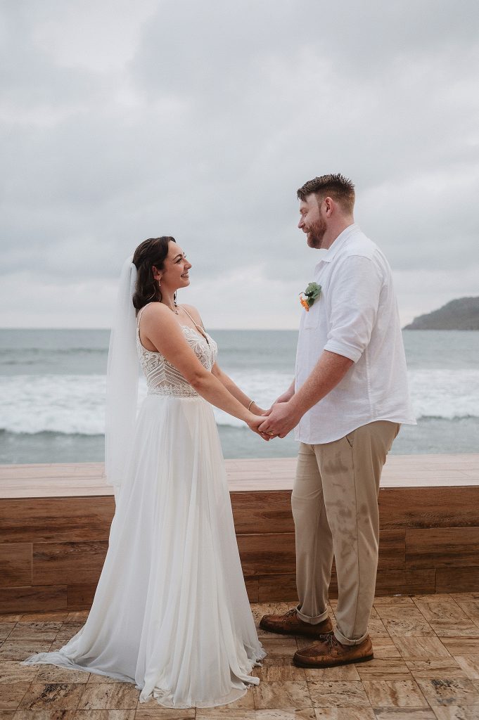 Fotografos en mazatlan, Wedding photographer in mazatlan, engagement photography lovers, mazatlan photographer, wedding photographer in beach, love story, best photographer in mazatlan