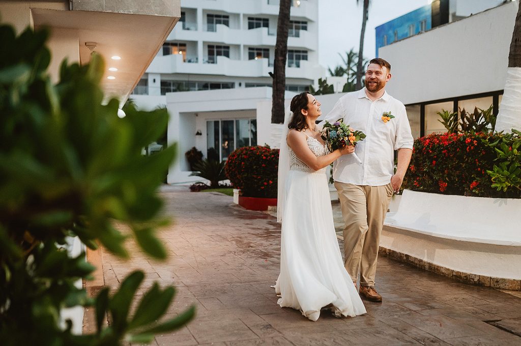 Fotografos en mazatlan, Wedding photographer in mazatlan, engagement photography lovers, mazatlan photographer, wedding photographer in beach, love story, best photographer in mazatlan