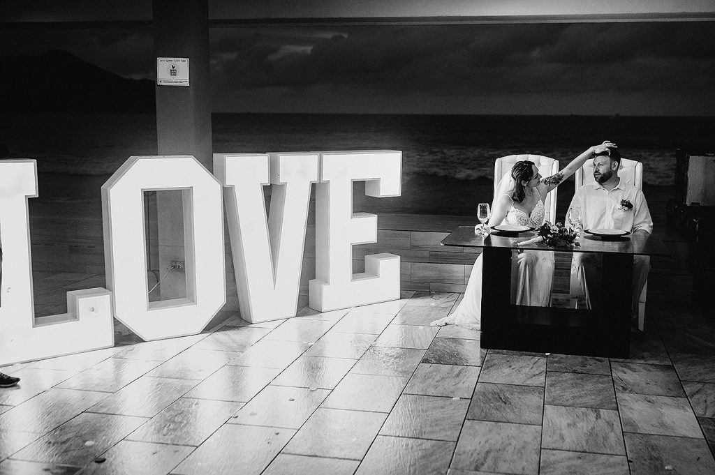 Fotografos en mazatlan, Wedding photographer in mazatlan, engagement photography lovers, mazatlan photographer, wedding photographer in beach, love story, best photographer in mazatlan