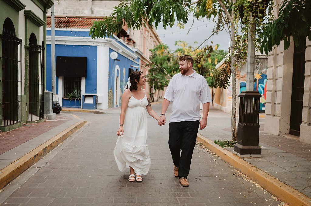 Fotografos en mazatlan, Wedding photographer in mazatlan, engagement photography lovers, mazatlan photographer, wedding photographer in beach, love story, best photographer in mazatlan