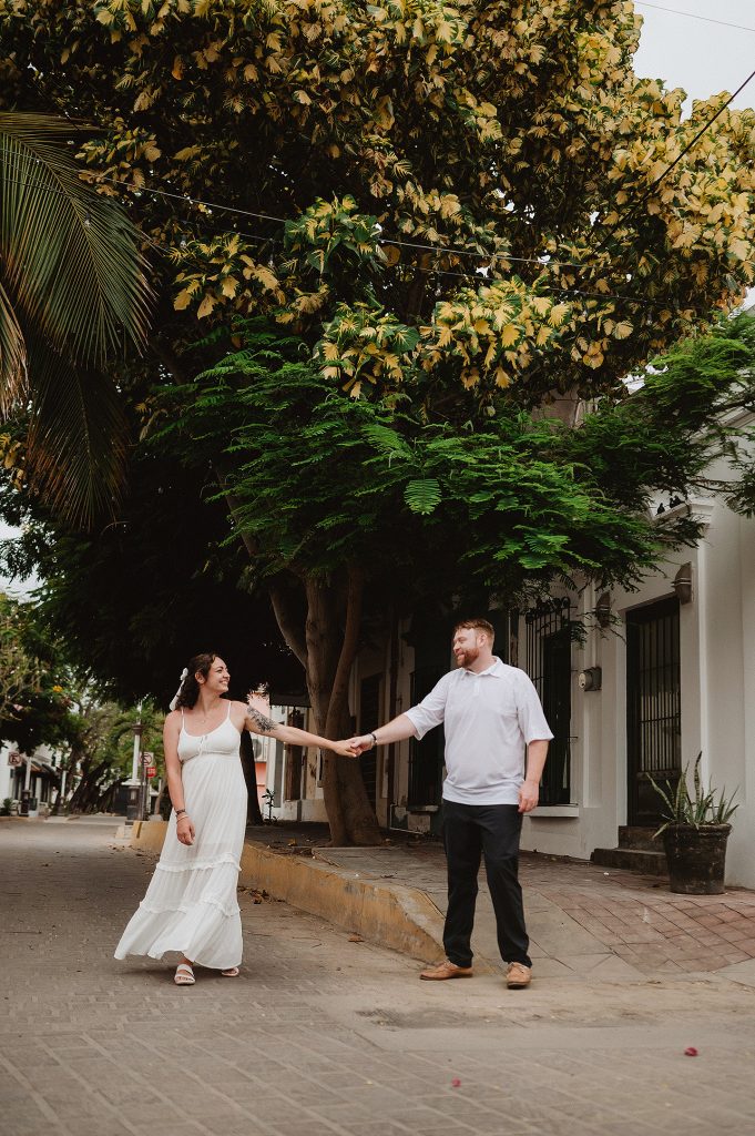 Fotografos en mazatlan, Wedding photographer in mazatlan, engagement photography lovers, mazatlan photographer, wedding photographer in beach, love story, best photographer in mazatlan