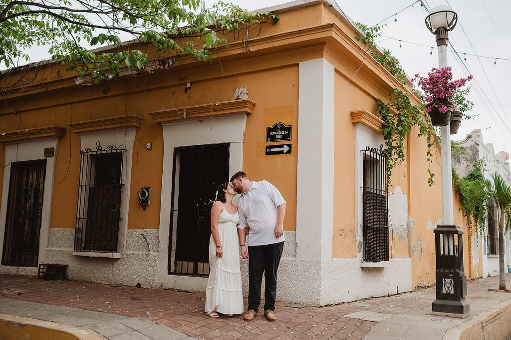 Fotografos en mazatlan, Wedding photographer in mazatlan, engagement photography lovers, mazatlan photographer, wedding photographer in beach, love story, best photographer in mazatlan