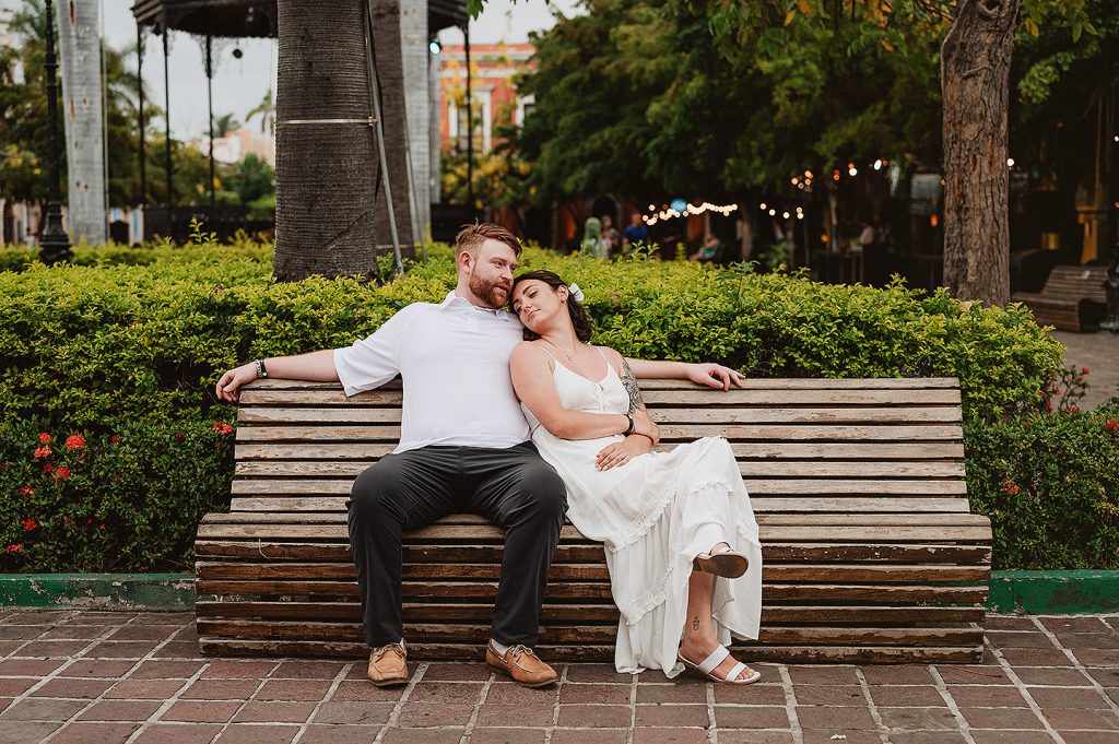 Fotografos en mazatlan, Wedding photographer in mazatlan, engagement photography lovers, mazatlan photographer, wedding photographer in beach, love story, best photographer in mazatlan