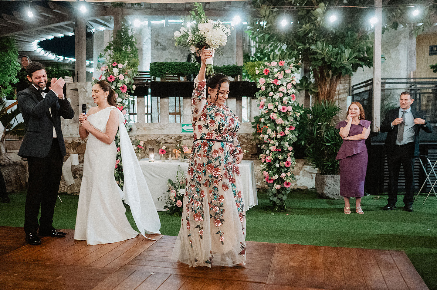 Fotografos en mazatlan, Wedding photographer in mazatlan, engagement photography lovers, mazatlan photographer, wedding photographer in beach, love story, best photographer in mazatlan