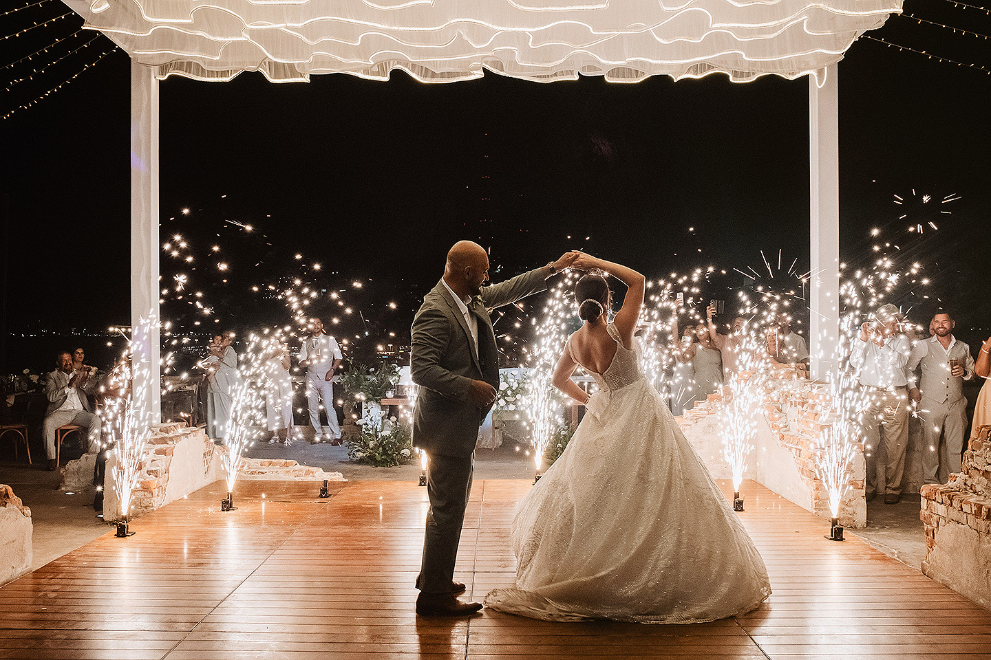 Fotografos en mazatlan, Wedding photographer in mazatlan, engagement photography lovers, mazatlan photographer, wedding photographer in beach, love story, best photographer in mazatlan