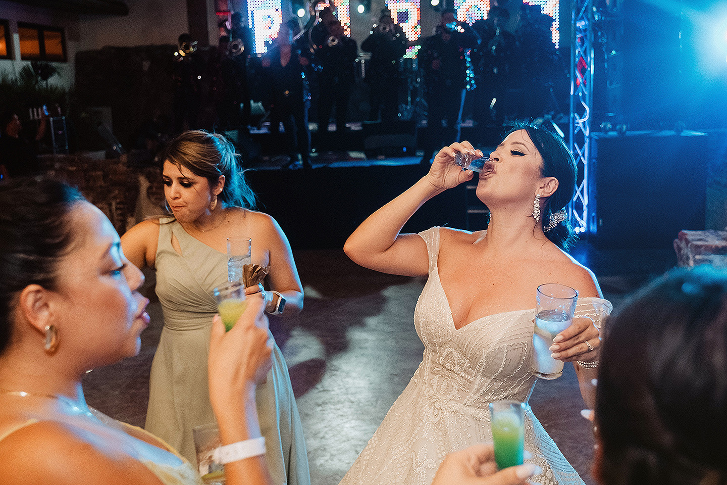 Fotografos en mazatlan, Wedding photographer in mazatlan, engagement photography lovers, mazatlan photographer, wedding photographer in beach, love story, best photographer in mazatlan