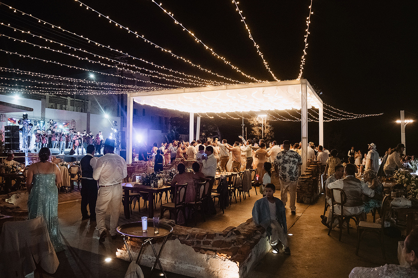 Fotografos en mazatlan, Wedding photographer in mazatlan, engagement photography lovers, mazatlan photographer, wedding photographer in beach, love story, best photographer in mazatlan