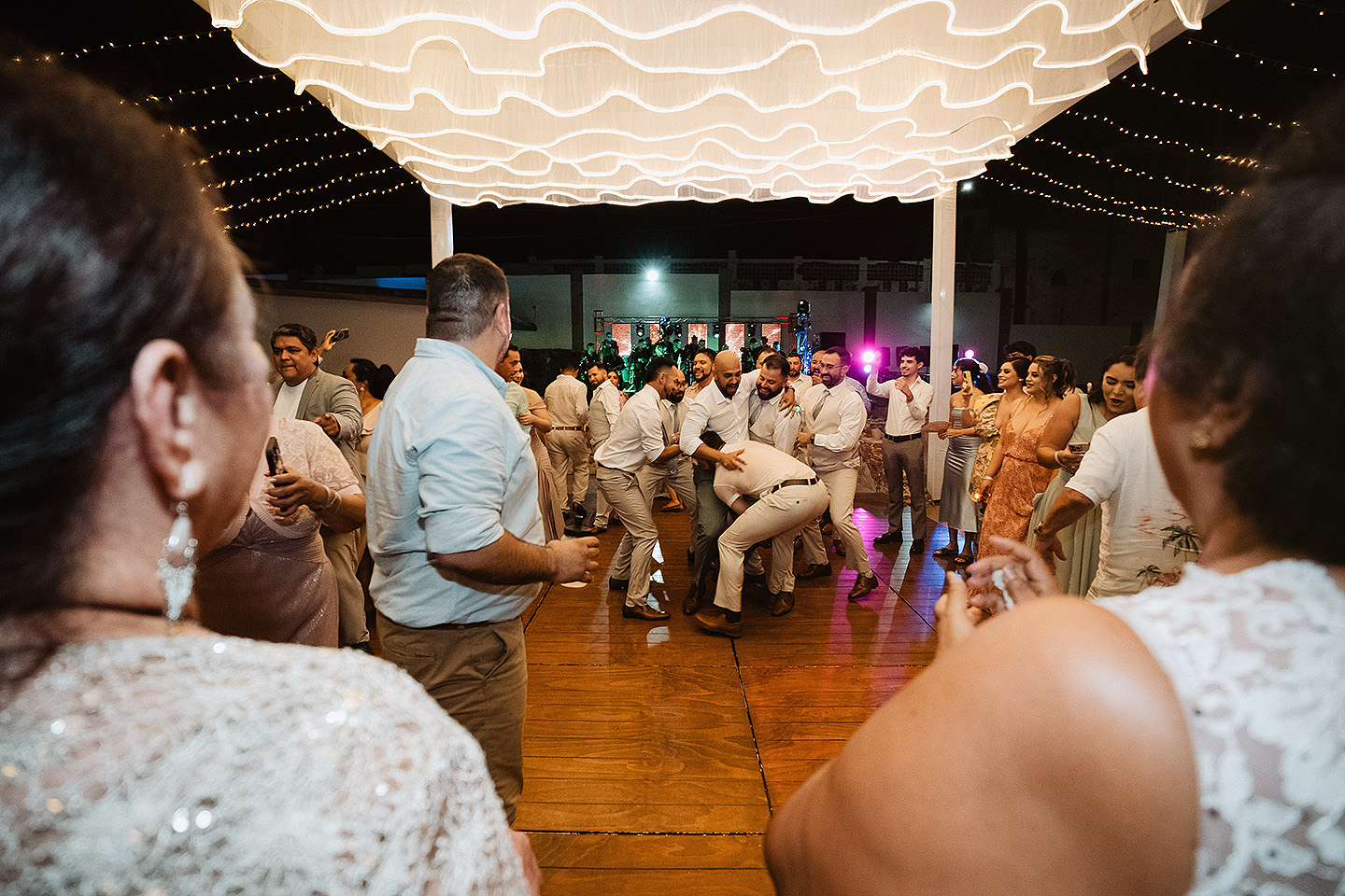 Fotografos en mazatlan, Wedding photographer in mazatlan, engagement photography lovers, mazatlan photographer, wedding photographer in beach, love story, best photographer in mazatlan
