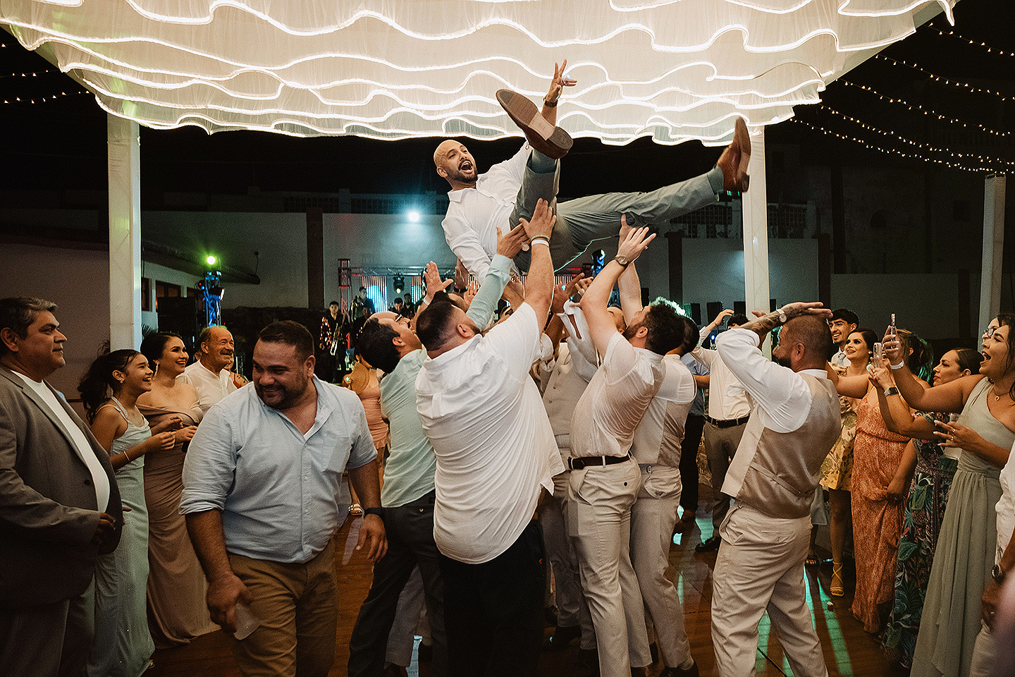 Fotografos en mazatlan, Wedding photographer in mazatlan, engagement photography lovers, mazatlan photographer, wedding photographer in beach, love story, best photographer in mazatlan