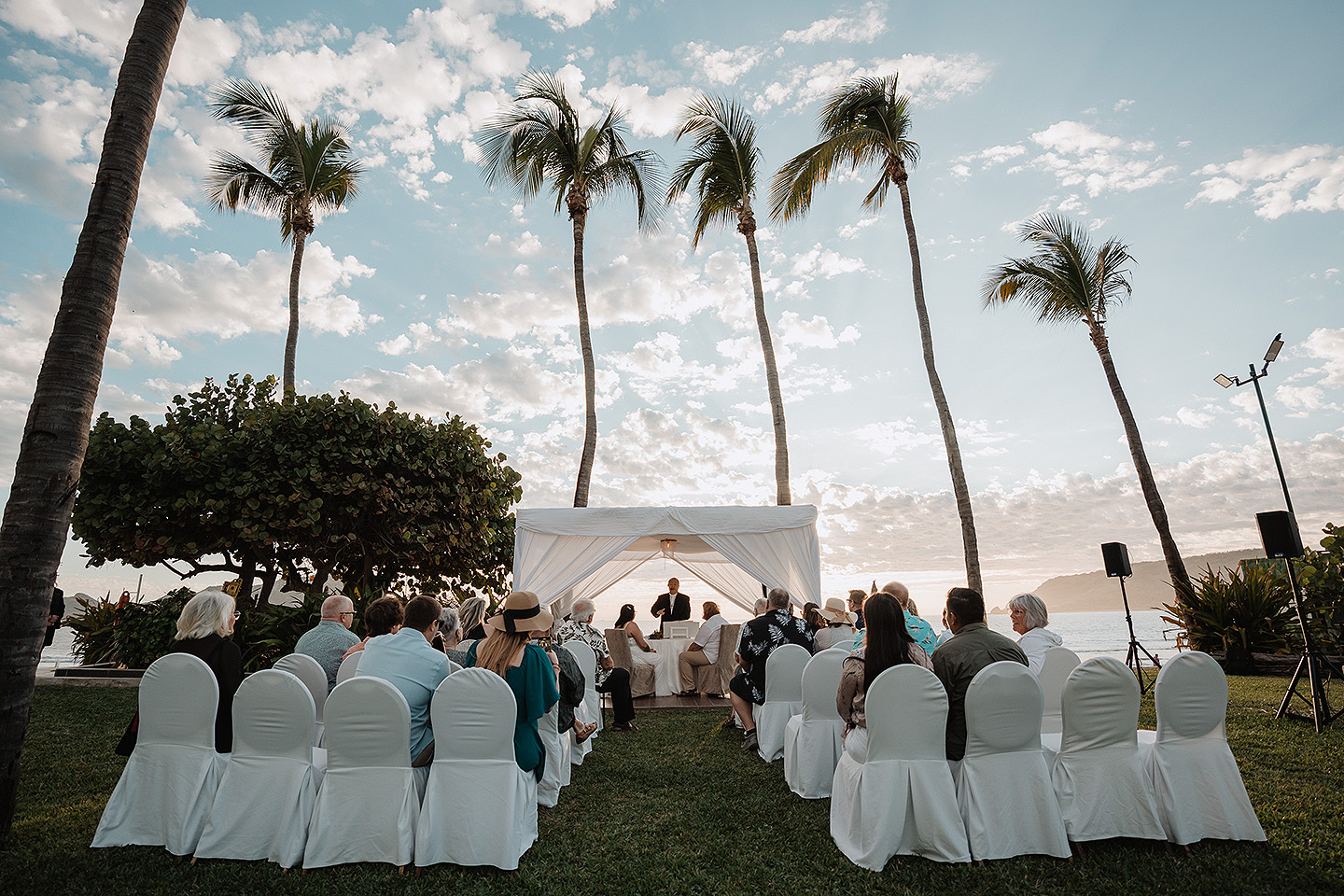 Fotografos en mazatlan, Wedding photographer in mazatlan, engagement photography lovers, mazatlan photographer, wedding photographer in beach, love story, best photographer in mazatlan