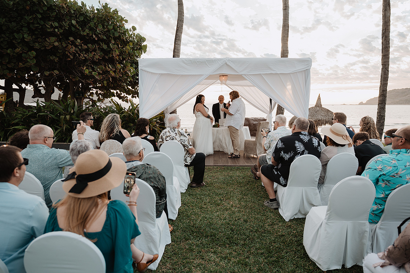 Fotografos en mazatlan, Wedding photographer in mazatlan, engagement photography lovers, mazatlan photographer, wedding photographer in beach, love story, best photographer in mazatlan