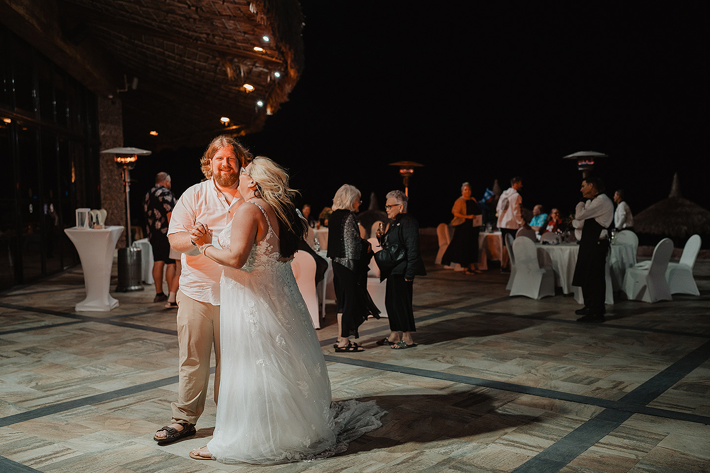 Fotografos en mazatlan, Wedding photographer in mazatlan, engagement photography lovers, mazatlan photographer, wedding photographer in beach, love story, best photographer in mazatlan