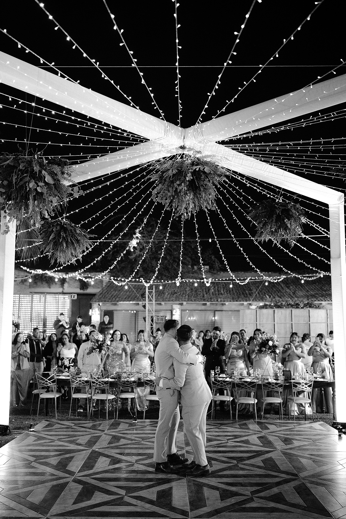 Fotografos en mazatlan, Wedding photographer in mazatlan, engagement photography lovers, mazatlan photographer, wedding photographer in beach, love story, best photographer in mazatlan Boda Gay en Mazatlán, Fotografía Cándida y Documental de Bodas