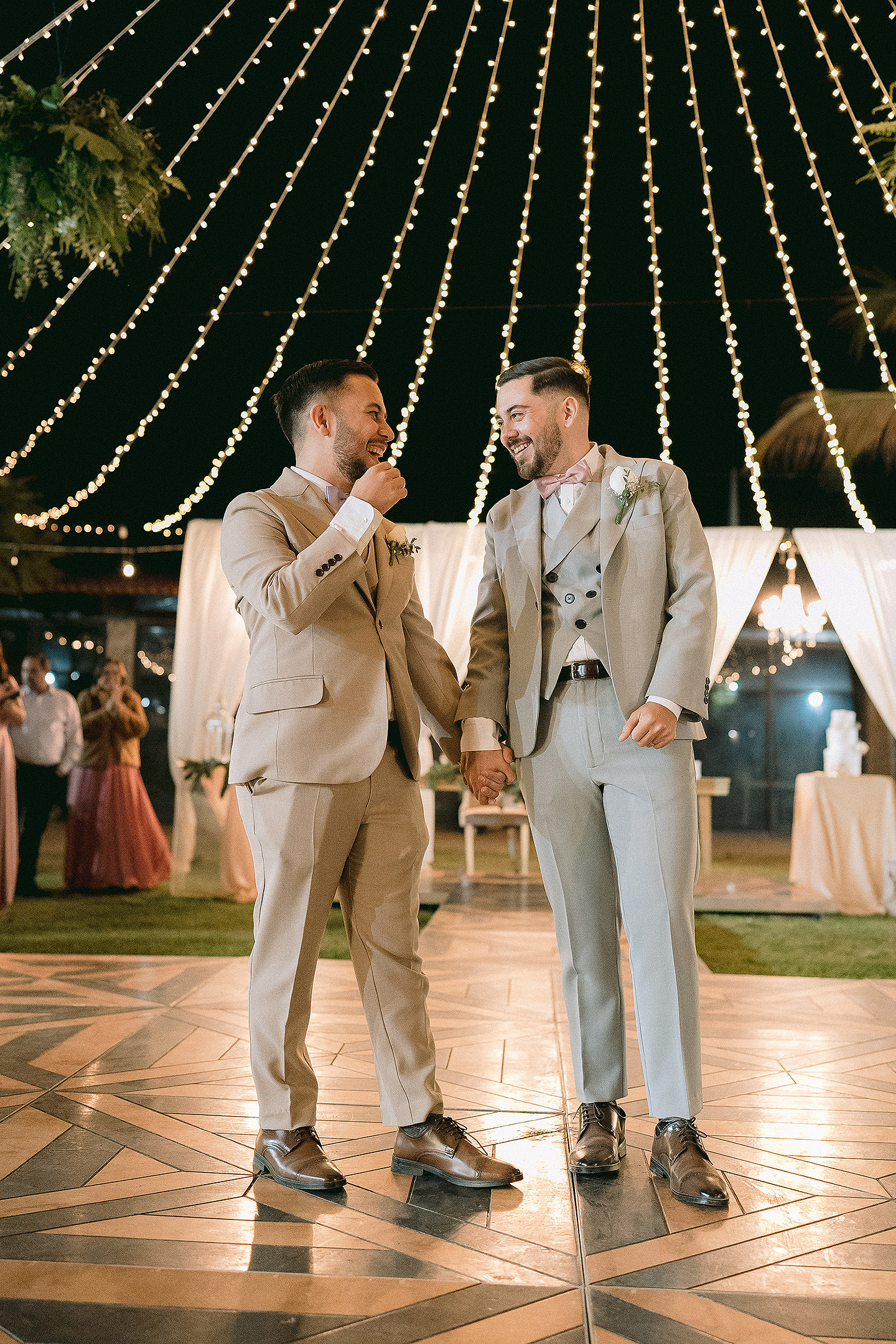 Fotografos en mazatlan, Wedding photographer in mazatlan, engagement photography lovers, mazatlan photographer, wedding photographer in beach, love story, best photographer in mazatlan Boda Gay en Mazatlán, Fotografía Cándida y Documental de Bodas