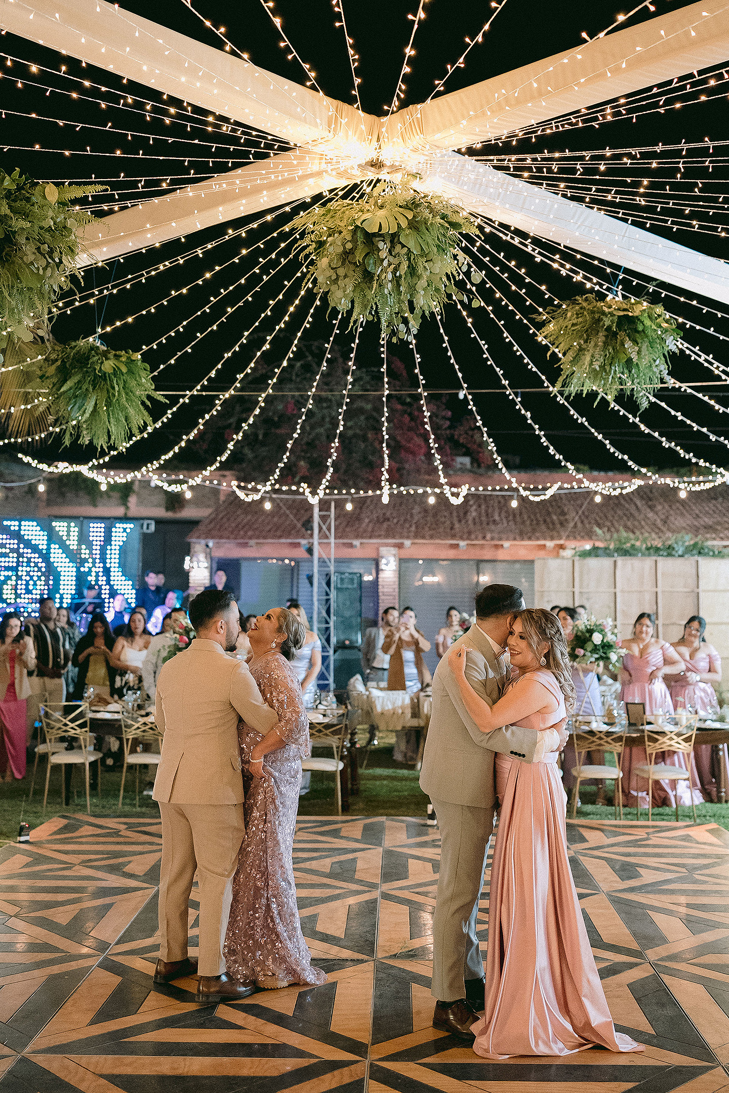 Fotografos en mazatlan, Wedding photographer in mazatlan, engagement photography lovers, mazatlan photographer, wedding photographer in beach, love story, best photographer in mazatlan Boda Gay en Mazatlán, Fotografía Cándida y Documental de Bodas