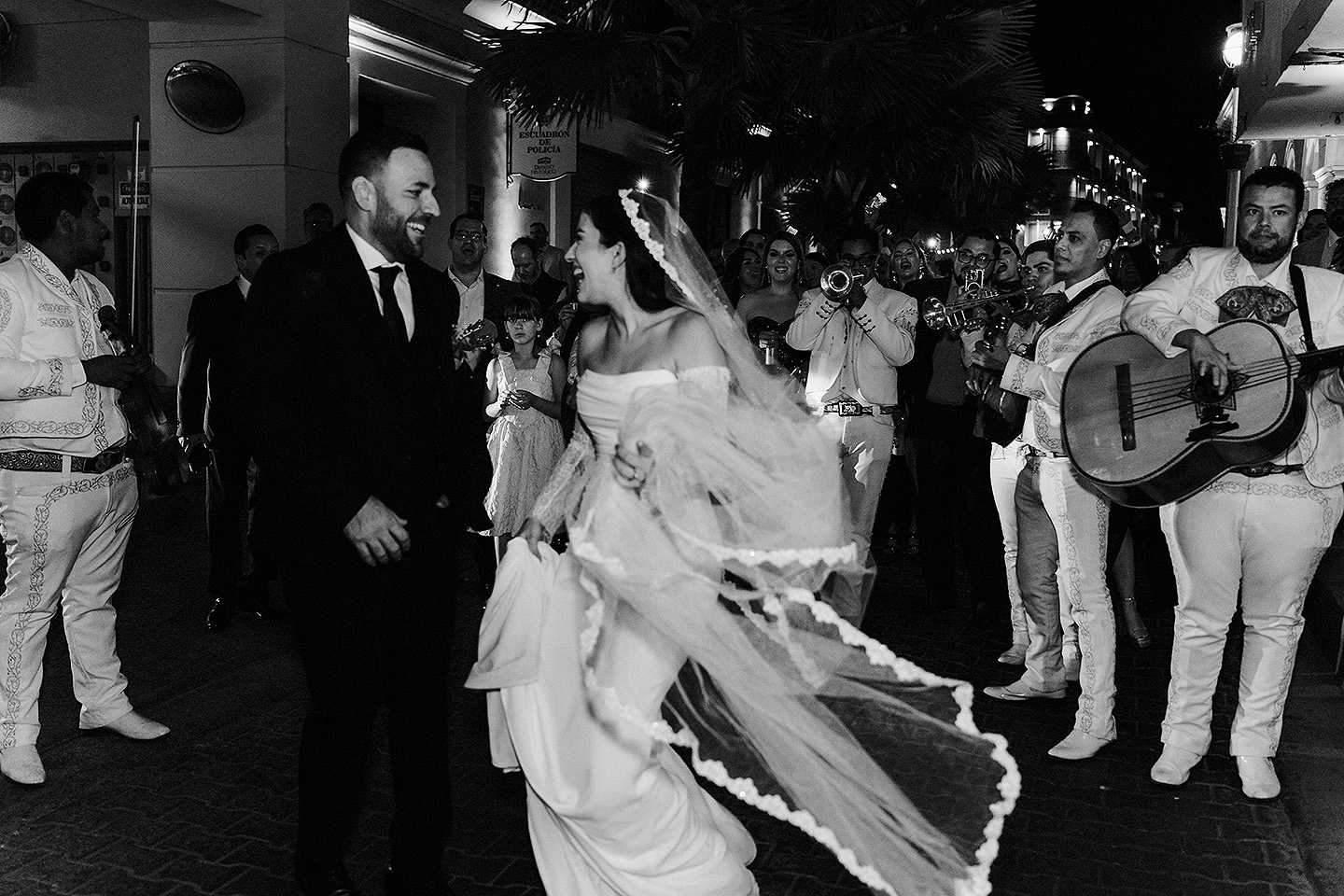 Fotografía de Boda en Mazatlán, México. Sebas Ramos photographer capturando momentos en la boda de gaby y Alejandro. Mejores fotógrafos de México. Mejores fotógrafos de Mazatlán.