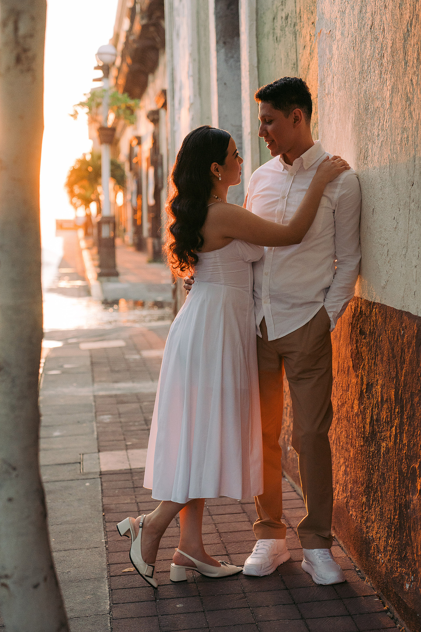 Anahi y Efrain durante su sesión save the date en Mazatlán