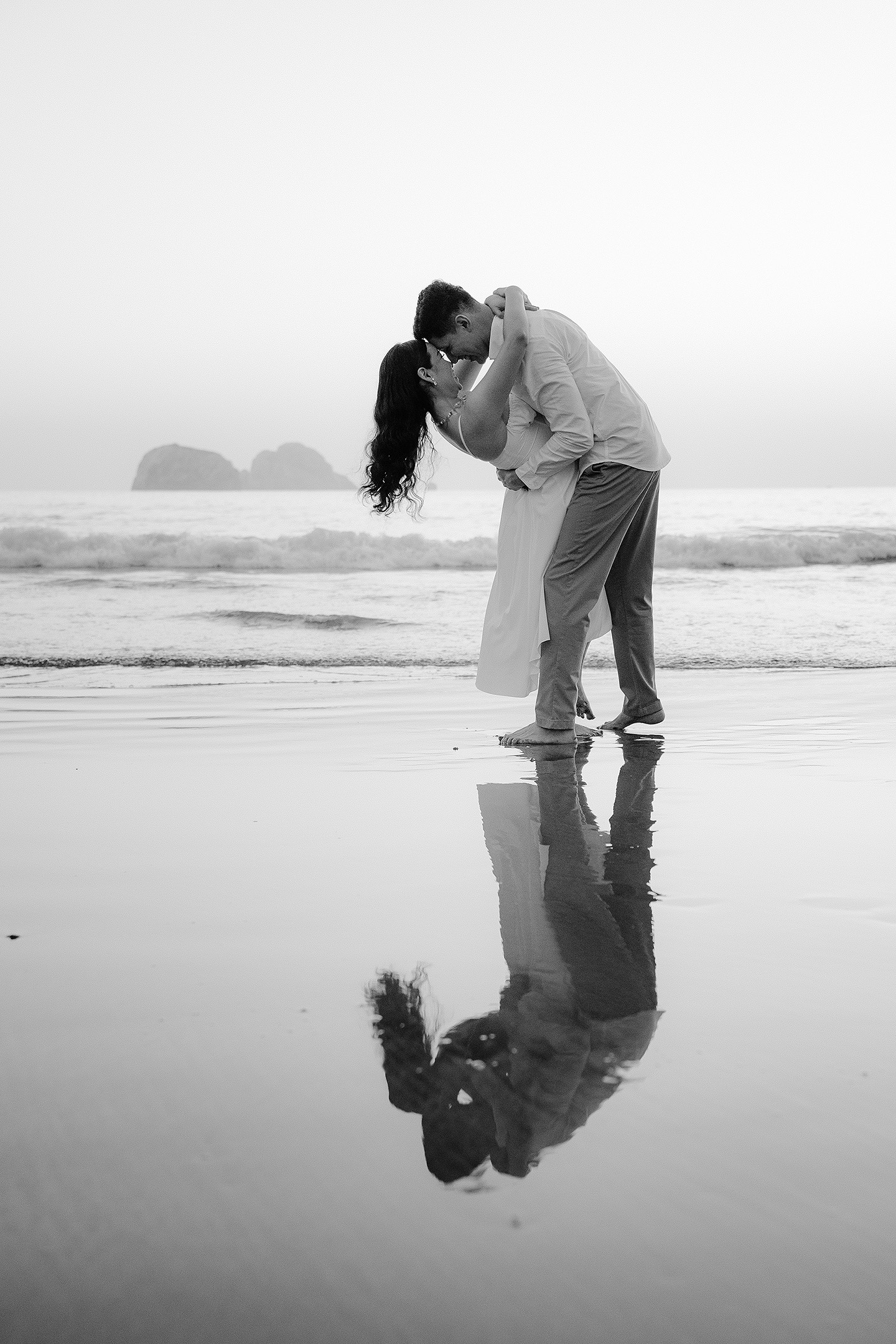 Anahi y Efrain durante su sesión save the date en Mazatlán