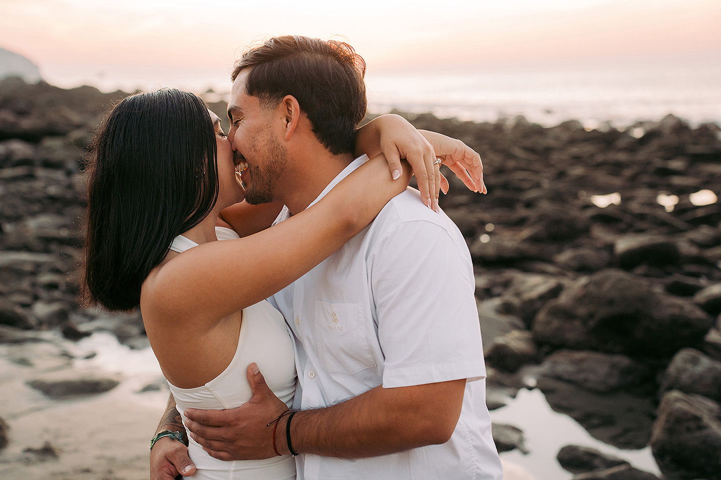 Sesión save the date de Fernanda y Alessandro en el centro y las playas de mazatlan, echa por sebas ramos fotografo.
